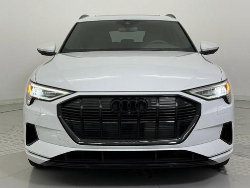 2023 Audi e-tron Premium Plus quattro