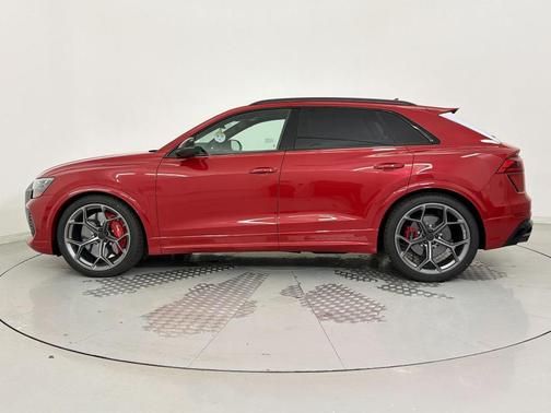 Chili Red Metallic 2026 Audi RS Q8 4.0T
