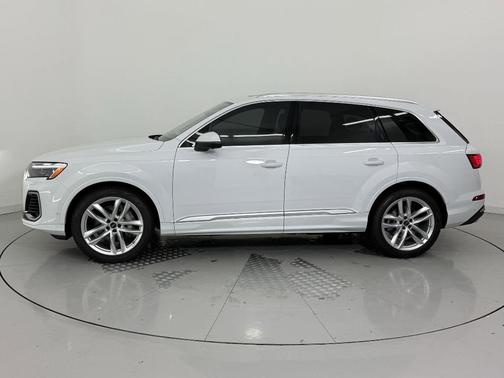 2025 Audi Q7 55 Premium Plus
