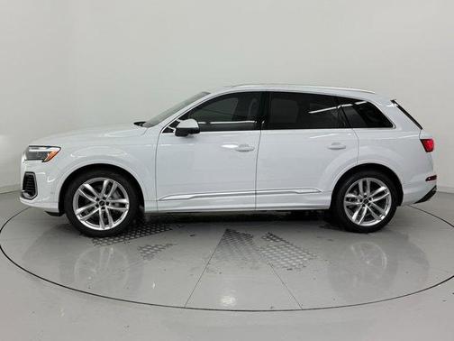 2025 Audi Q7 55 Premium Plus