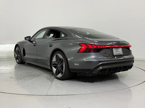 2022 Audi RS e-tron GT quattro