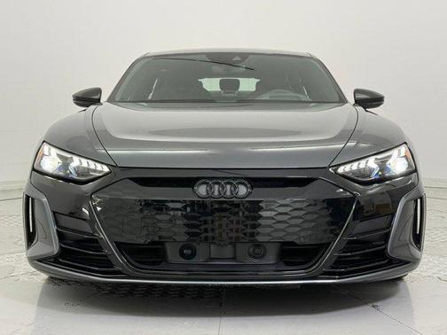 2022 Audi RS e-tron GT quattro