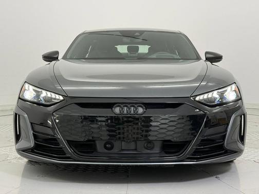 2022 Audi RS e-tron GT quattro