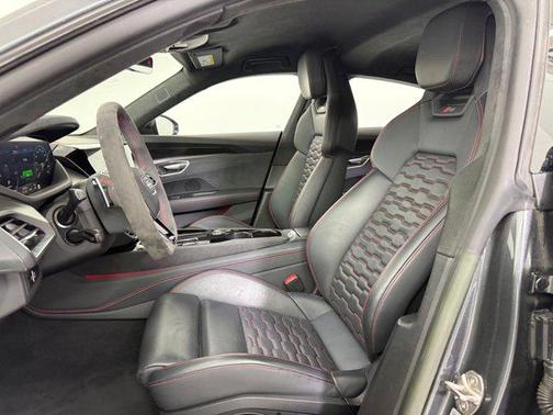 2022 Audi RS e-tron GT quattro