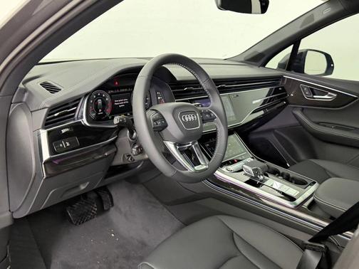 2026 Audi Q7 55 Premium Plus