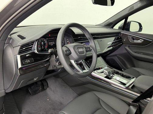 2026 Audi Q7 55 Premium Plus