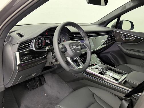 2026 Audi Q7 55 Premium Plus