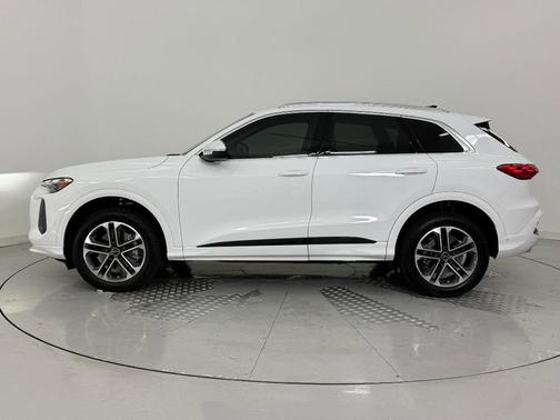 2025 Audi Q5 Premium