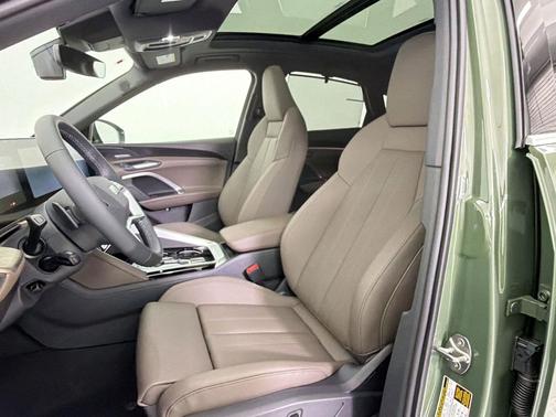District Green Metallic 2026 Audi Q5 Sportback Premium Plus TFSI quattro S tronic