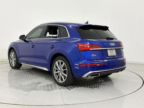 Ultra Blue Metallic 2022 Audi Q5 55 S line Prestige