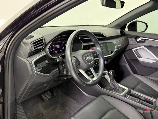 2022 Audi Q3 40 Premium