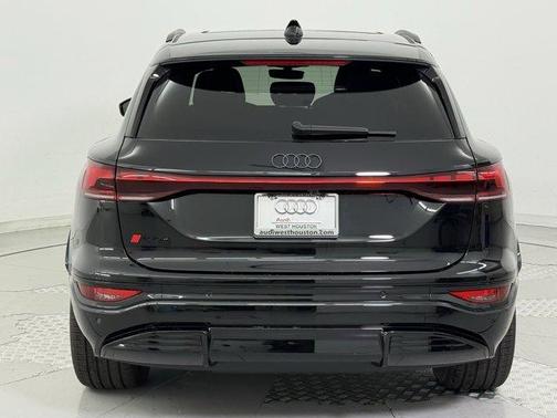 2025 Audi SQ6 e-tron Premium Plus quattro