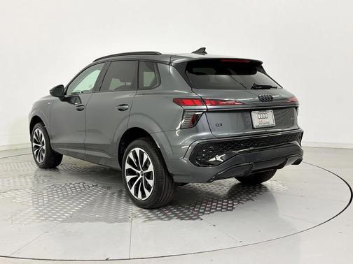 Daytona Gray Pearl Effect 2026 Audi Q3 TFSI quattro S tronic