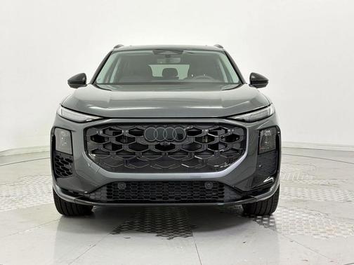 Daytona Gray Pearl Effect 2026 Audi Q3 TFSI quattro S tronic