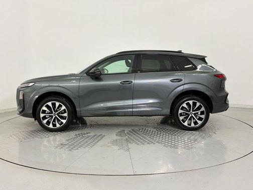 Daytona Gray Pearl Effect 2026 Audi Q3 TFSI quattro S tronic