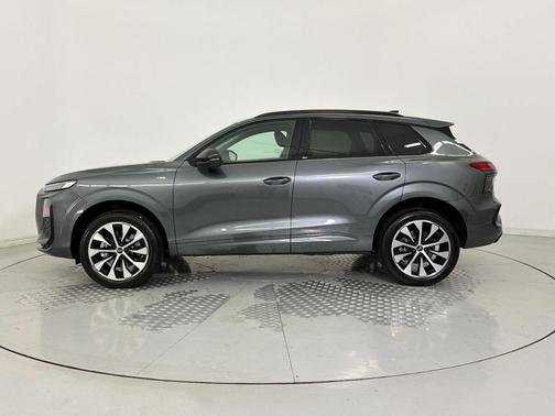 Daytona Gray Pearl Effect 2026 Audi Q3 TFSI quattro S tronic