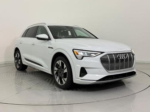 2022 Audi e-tron Premium