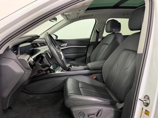 2022 Audi e-tron Premium