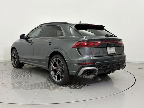 daytona gray pearl effect 2026 Audi RS Q8 4.0T