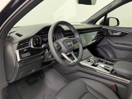 2026 Audi Q7 45 Premium