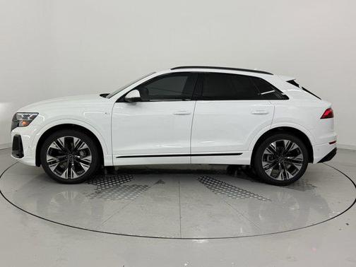 2025 Audi Q8 55 Premium Plus