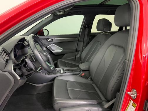 2024 Audi Q3 Premium 45 TFSI S line quattro Tiptronic