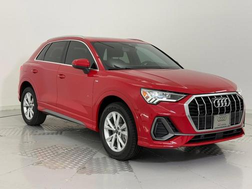 2024 Audi Q3 Premium 45 TFSI S line quattro Tiptronic
