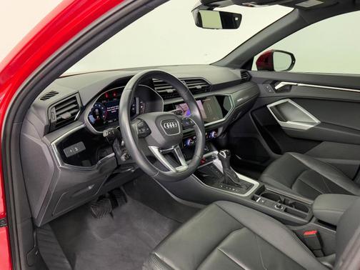2024 Audi Q3 Premium 45 TFSI S line quattro Tiptronic