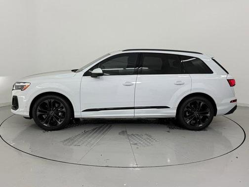 2025 Audi Q7 55 Premium Plus