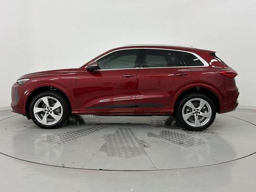 Grenadine Red Metallic 2025 Audi Q5 Premium Plus