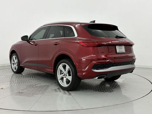 Grenadine Red Metallic 2025 Audi Q5 Premium Plus