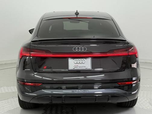 2024 Audi Q8 e-tron Premium