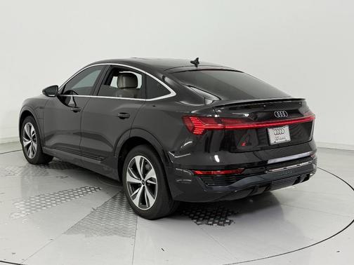 2024 Audi Q8 e-tron Premium