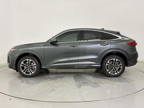 Daytona Gray Metallic 2026 Audi Q5 Sportback Premium TFSI quattro S tronic