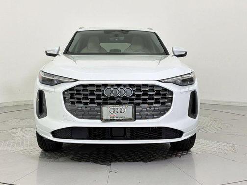 Glacier White Metallic 2026 Audi Q5 Premium Plus TFSI quattro S tronic