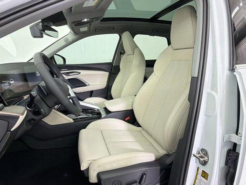 Glacier White Metallic 2026 Audi Q5 Premium Plus TFSI quattro S tronic