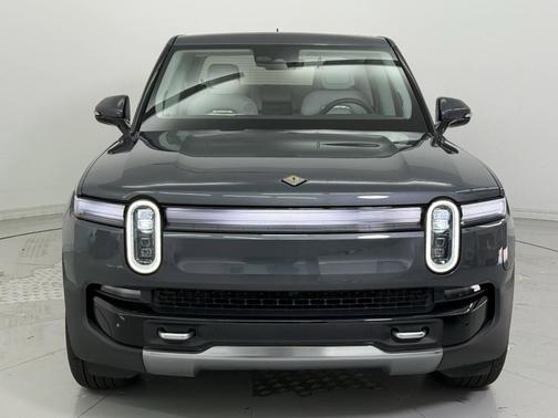 2025 Rivian R1T Adventure