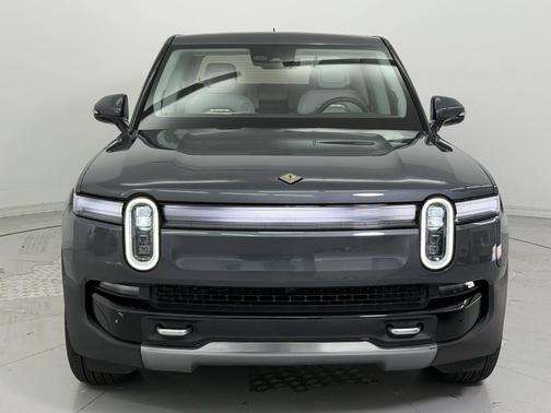 2025 Rivian R1T Adventure