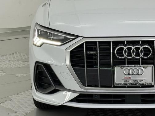 2024 Audi Q3 45 S line Premium Plus
