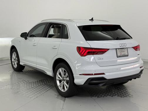 2024 Audi Q3 45 S line Premium Plus