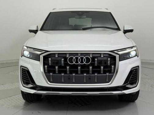 2025 Audi Q7 45 Premium
