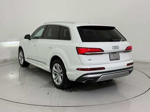 2025 Audi Q7 45 Premium