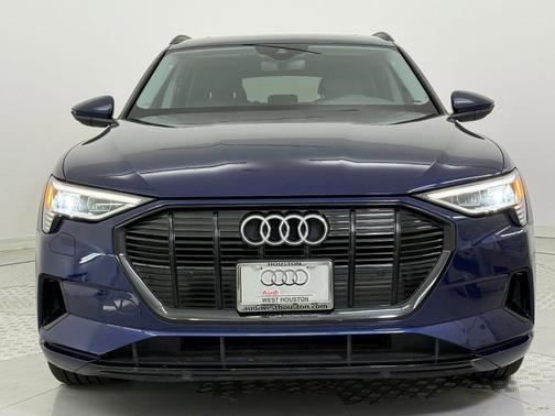 2021 Audi e-tron Premium