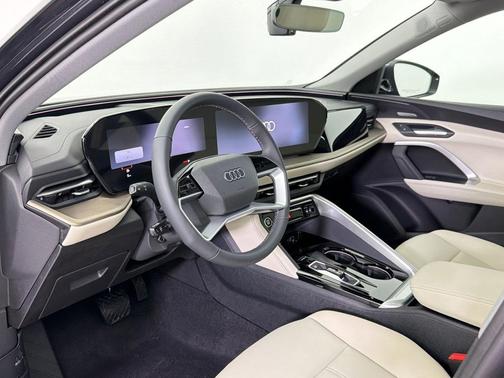 Tambora Gray Metallic 2026 Audi Q5 Premium Plus TFSI quattro S tronic