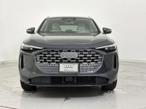 Tambora Gray Metallic 2026 Audi Q5 Premium Plus TFSI quattro S tronic