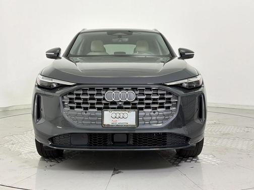 Tambora Gray Metallic 2026 Audi Q5 Premium Plus