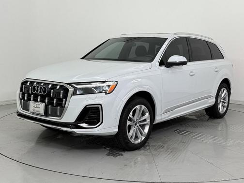 2025 Audi Q7 55 Premium Plus