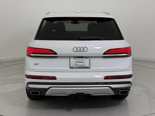 2025 Audi Q7 55 Premium Plus