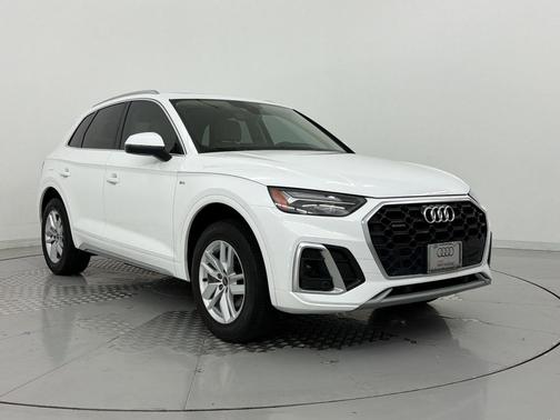 Ibis White 2023 Audi Q5 45 S line Premium