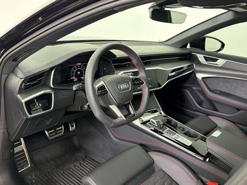 Mythos Black Metallic 2025 Audi RS 6 Avant 4.0T